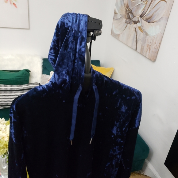 Top - Picture 4 of 4